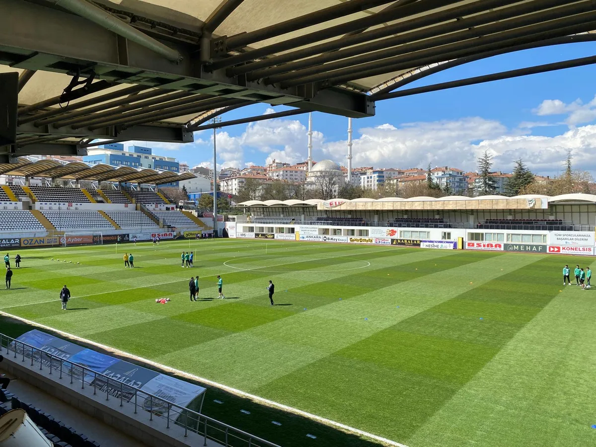 Çim Futbol Sahalarında Bakım Amaçlı Gübreleme Nasıl Olmalı